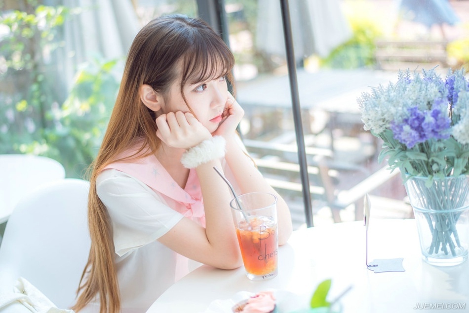 “江夏烽火，不好！”陈到厉声喝道：“响号！”